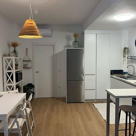 Apartamento Turistico Damajuana Parking Free Espartinas Bagian luar foto