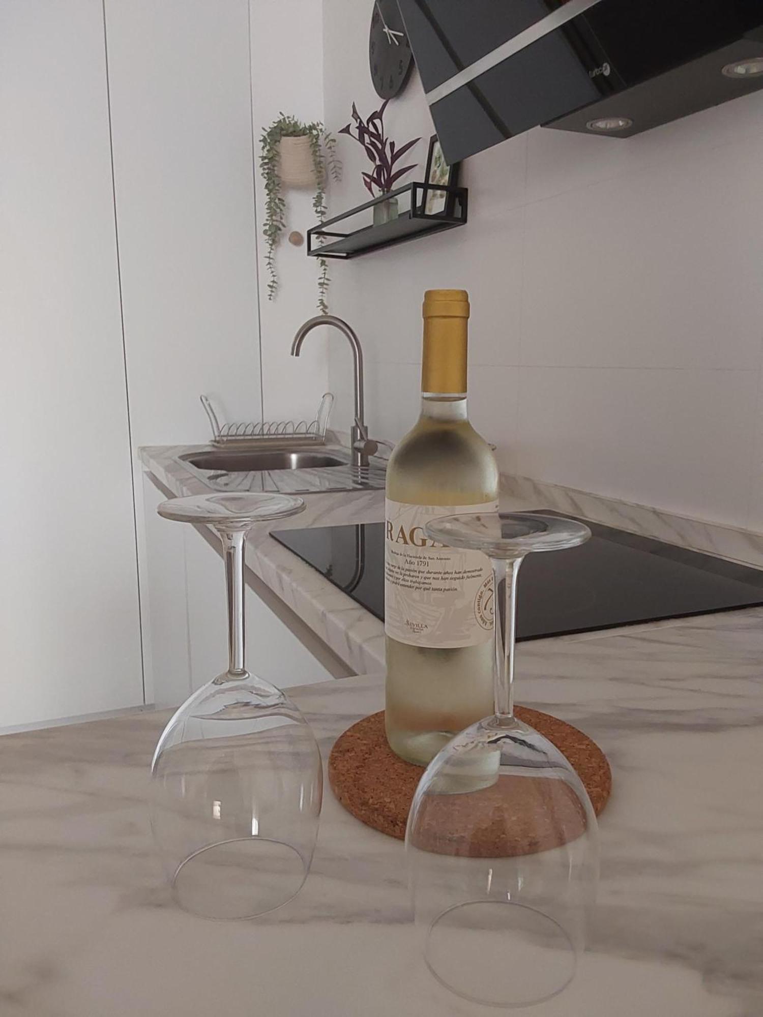 Apartamento Turistico Damajuana Parking Free Espartinas Bagian luar foto