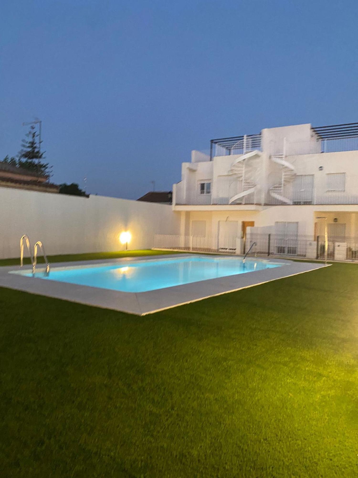 Apartamento Turistico Damajuana Parking Free Espartinas Bagian luar foto